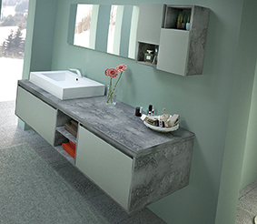 alt="Dettaglio mobile bagno Capri_C2 con moduli aperti e top cemento"
